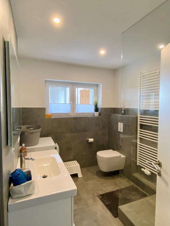 Traumhafte 115 Qm Ferienwohnung Am Steinhuder Meer, Ruhig, Komfortabel, Loggia, Parkplatz, Wifi Wunstorf Luaran gambar