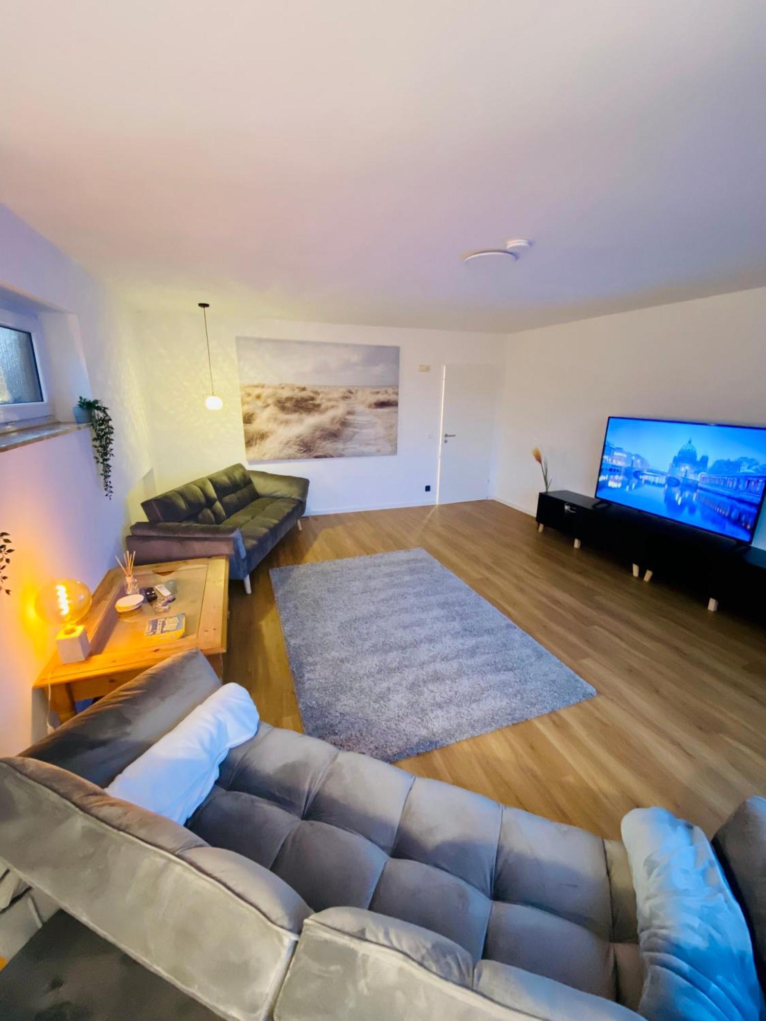 Traumhafte 115 Qm Ferienwohnung Am Steinhuder Meer, Ruhig, Komfortabel, Loggia, Parkplatz, Wifi Wunstorf Luaran gambar